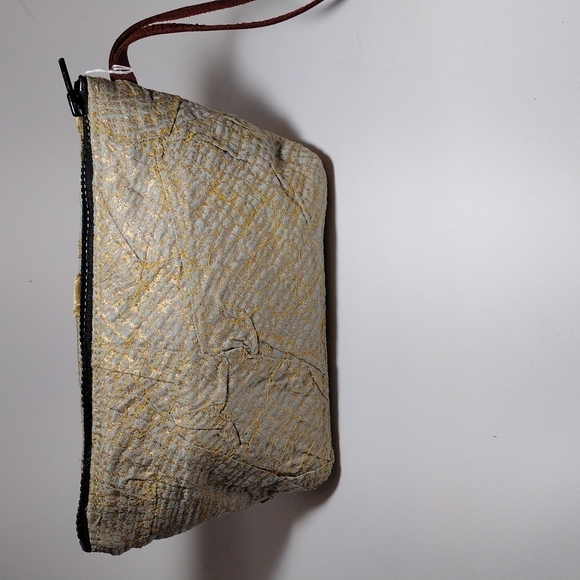 Clutch - Picture 2 of 2